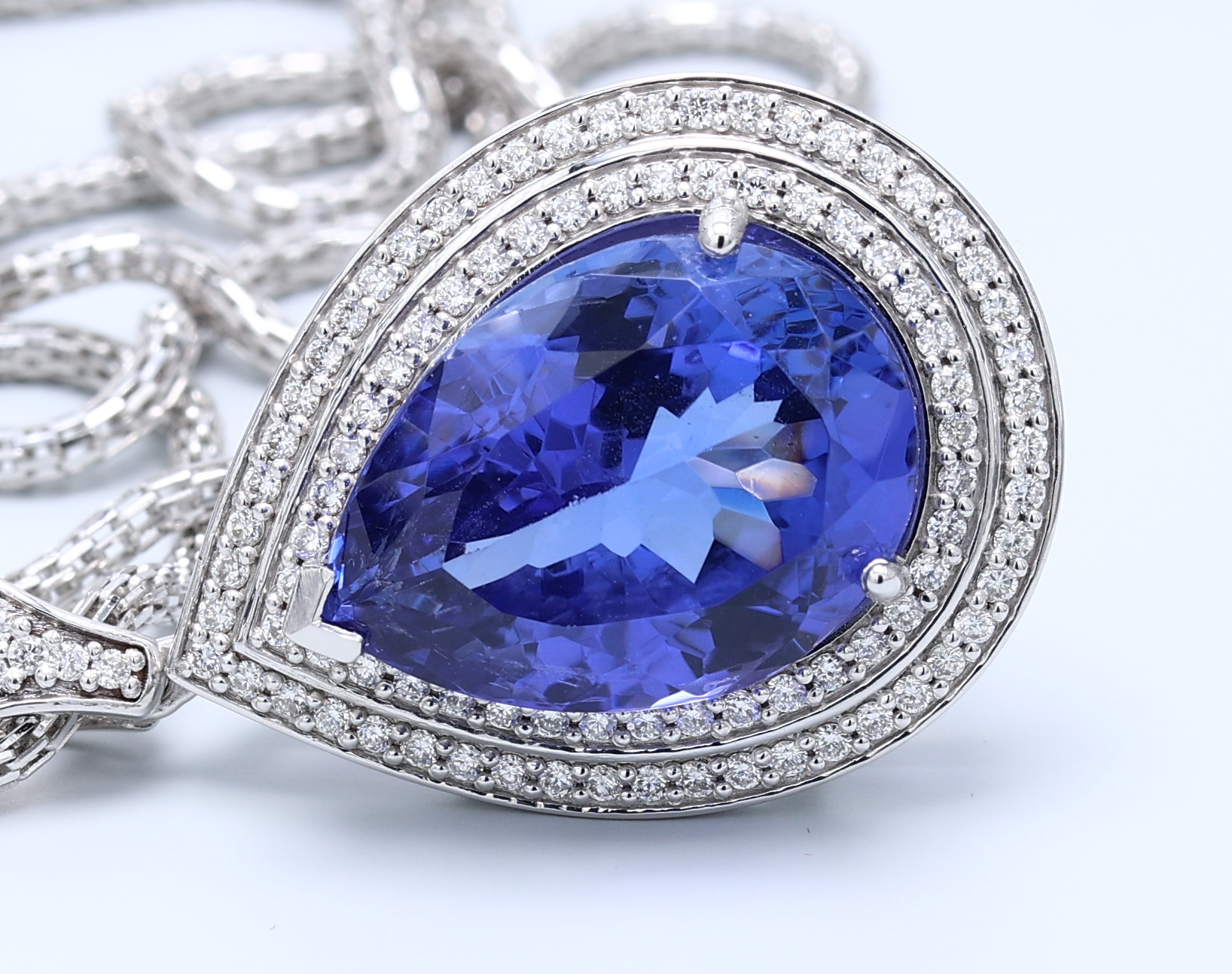 22.287ct Pear White Gold Gemstone Pendants