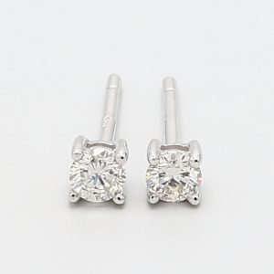 TOTAL WEIGHT: 0.20ct IJ SI