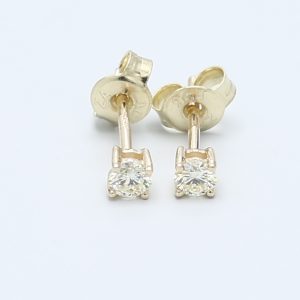 TOTAL WEIGHT: 0.20ct P-Q VS-SI