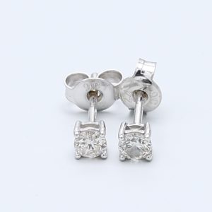 TOTAL WEIGHT: 0.27ct I-J SI-I1