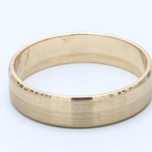 9ct YG Bevel Edge