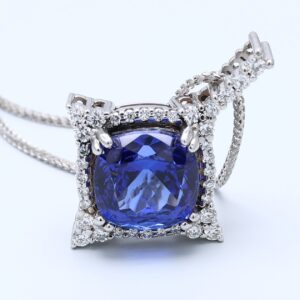 8.052ct Cushion White Gold Natural Gemstone Pendants