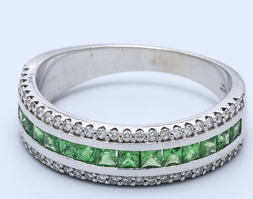 0.27ct Round White Gold Natural Tsavorite Rings