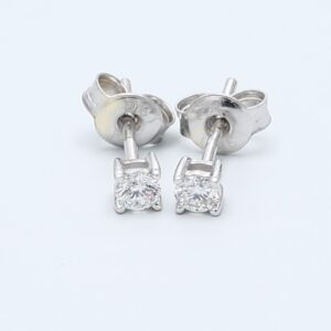0.18ctct Round White Gold Diamond Earrings