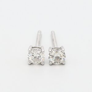 0.32ct Round White Gold Diamond Earrings